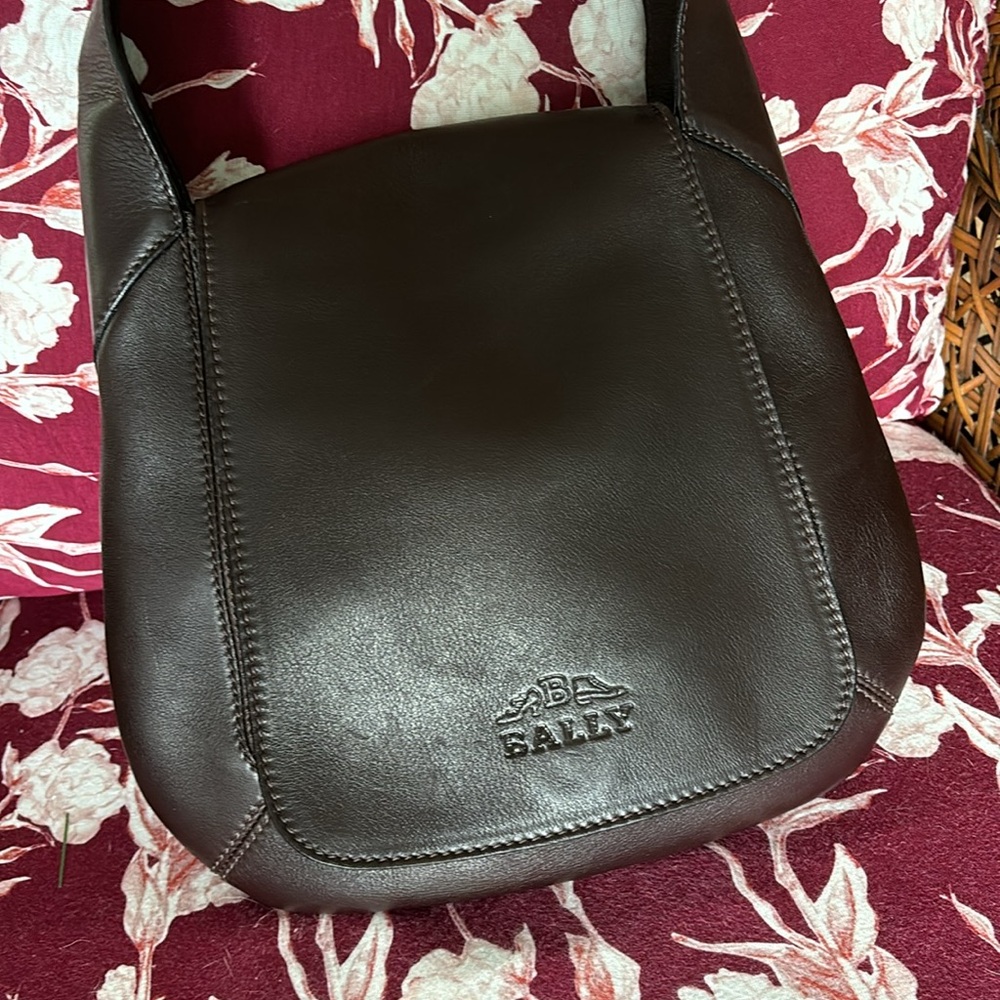 BALLY” UNISEX NEVER USED SADDLE BAG WITH DUST BAG / DARK CHOCOLATE BROWN